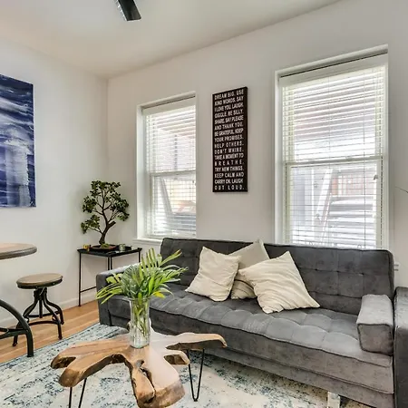 A Lovely Home Away From Home For A Fabulous Windy City Getaway Apts